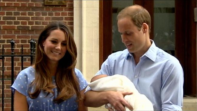 William und Kate präsentieren Sohn George.