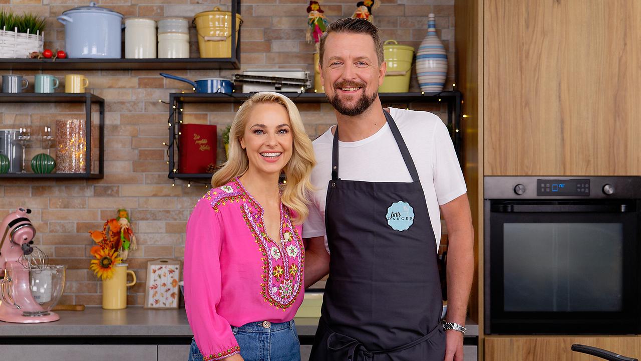 Silvia kocht: Silvia Schneider, Arron Lynch („Irish Coddle (Wurst-Eintopf)“ und „Trifle mit Apfelkompott, Hafercrumble und Whiskeycreme“)