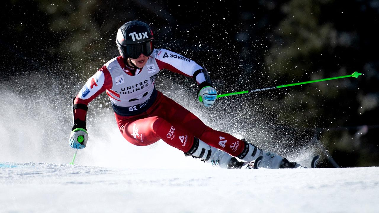 Stephanie Brunner aus Österreich fährt Ski während des ersten Laufs des Riesenslaloms der Damen am 29. November 2025 in Copper Mountain, Colorado.