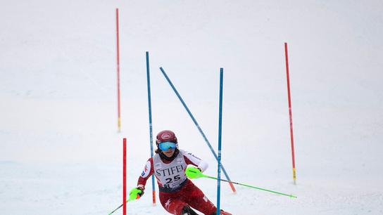 © APA/AFP/Jason Connolly Die Österreicherin Katharina Gallhuber in Aktion beim 1. Lauf des Damen-Slaloms in Copper Mountain am 30. November 2025.