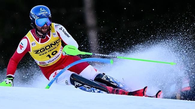 Der Österreicher Marco Schwarz tritt am 23. Dezember 2024 im 1. Lauf des Herren-Slaloms beim FIS Alpinen Ski-Weltcup in Alta Badia an