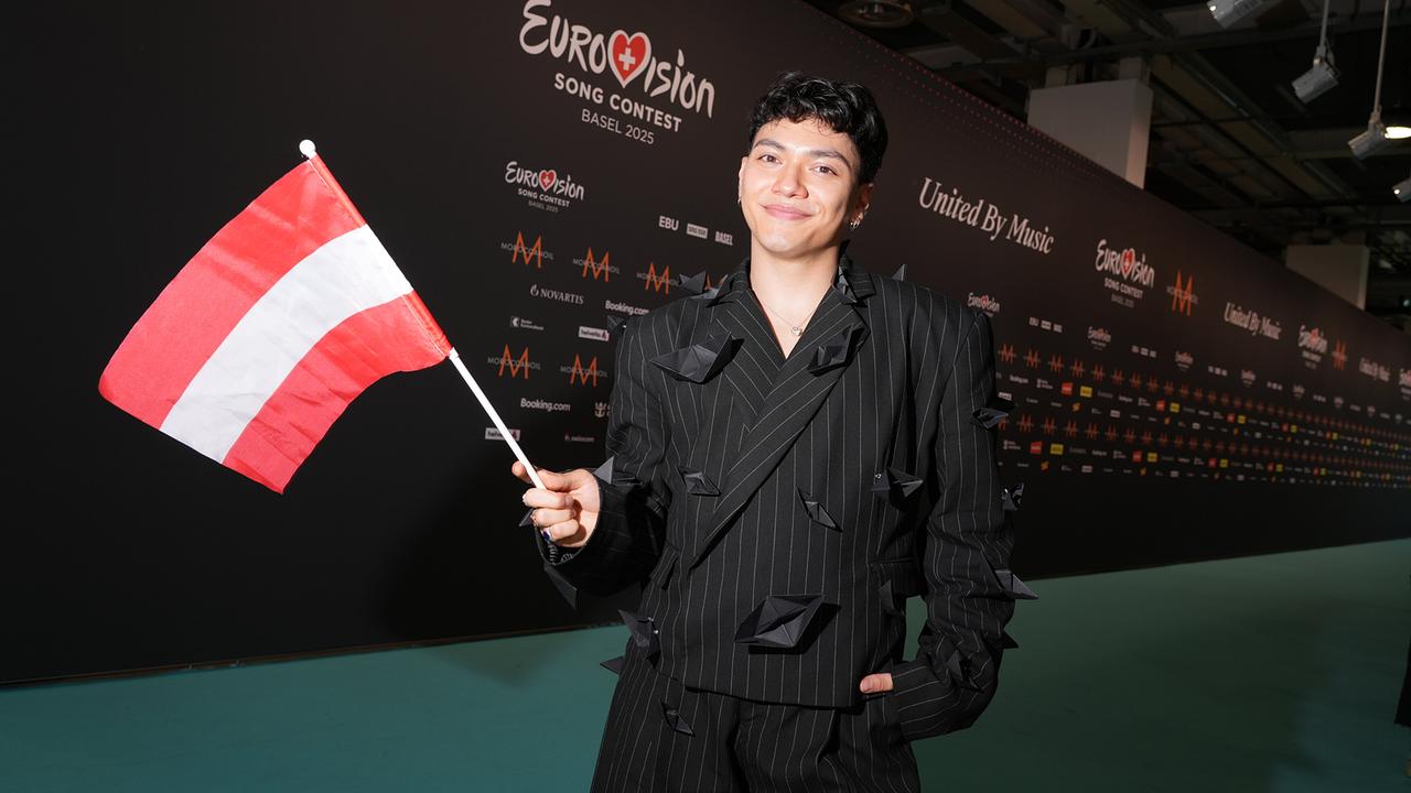 © ORF/Roman Zach-Kiesling Song Contest 2025: JJ am türkisen Teppich bei der Opening Ceremony