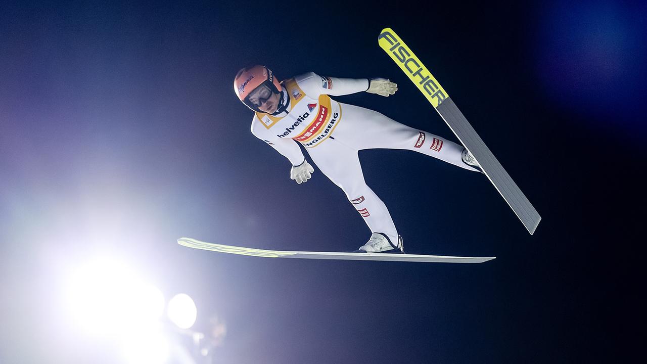 Stefan Kraft aus Österreich tritt am Sonntag, 17. Dezember 2023 in Engelberg, Schweiz, beim FIS-Skisprung-Weltcup der Herren auf der Groß-Titlis-Schanze an.