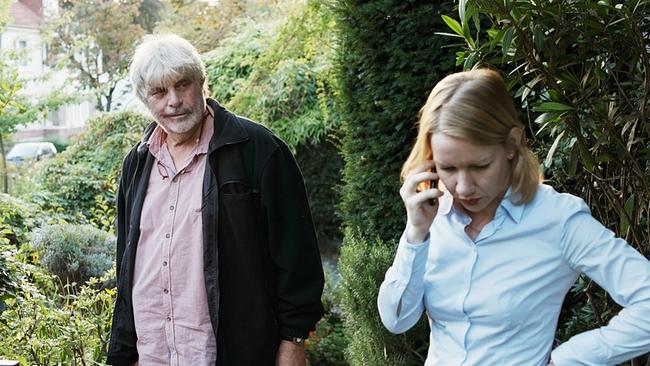 © ORF/©Komplizen Film "Toni Erdmann": Peter Simonischek (Winfried Conradi / Toni Erdmann), Sandra Hüller (Ines Conradi)