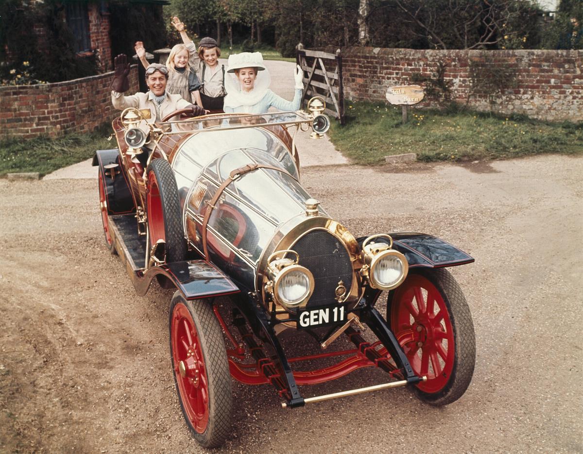© ORF/MGM "Tschitti Tschitti Bäng Bäng": Dick van Dyke (Karaktakus Potts), Heather Ripley (Jemima), Adrian Hall (Jeremy), Sally Ann Howes (Truly Scrumptious)