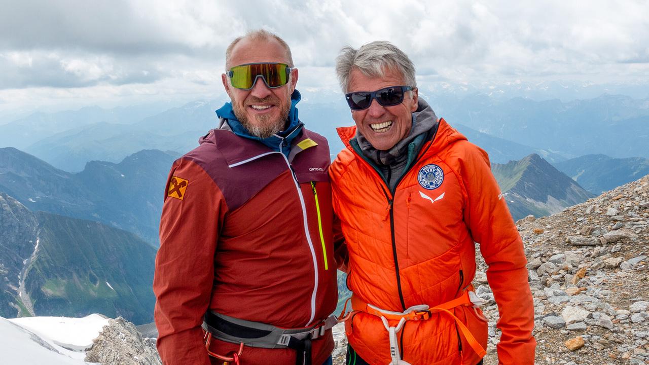 Hermann Maier ist wieder für „Universum“ unterwegs, diesmal in den Zillertaler Alpen. Gemeinsam mit der Bergsteigerlegende Peter Habeler erkundet die Ski-Ikone Fauna und Flora dieser beeindruckenden Naturlandschaft.