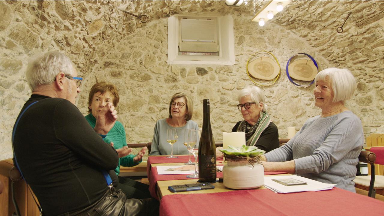 "Unser Österreich: Vorarlberg - „Nit lugg lo!“ Ein Film von Markus Barnay": Jahrgängertreffen von Renate Abram
