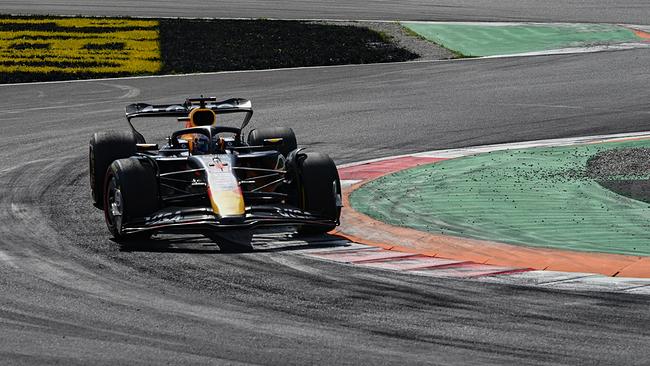 Der niederländische Fahrer Max Verstappen von Red Bull Racing fährt am 7. September 2025 beim Großen Preis von Italien der Formel 1 auf der Rennstrecke Autodromo Nazionale Monza im norditalienischen Monza.