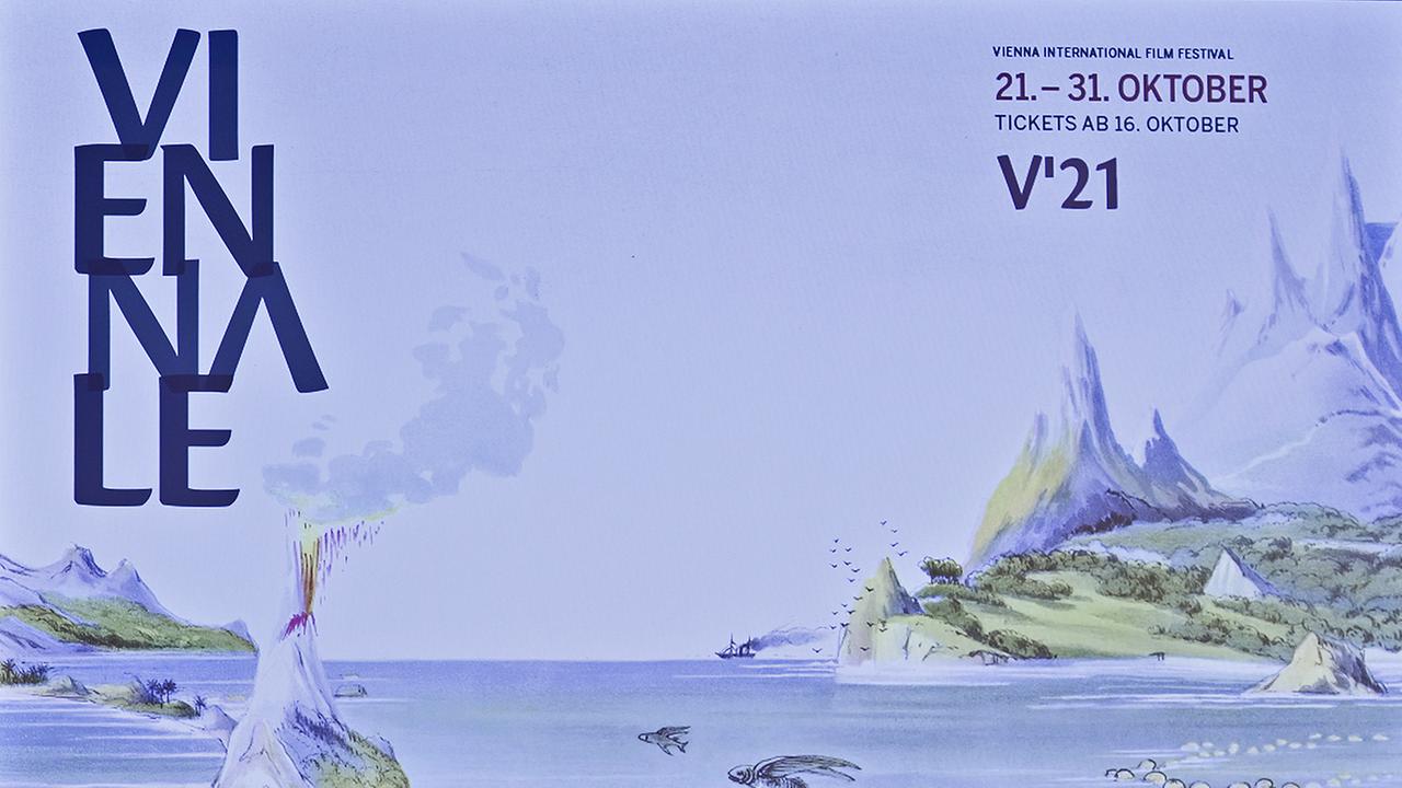 Ein aktuelles Viennaleplakat aufgenommen am Donnerstag, 26. August 2021, im Rahmen der Pressekonferenz "Viennale 2021 - Programm, Schwerpunkte und Plakat-Sujets" im Künstlerhauskino in Wien.