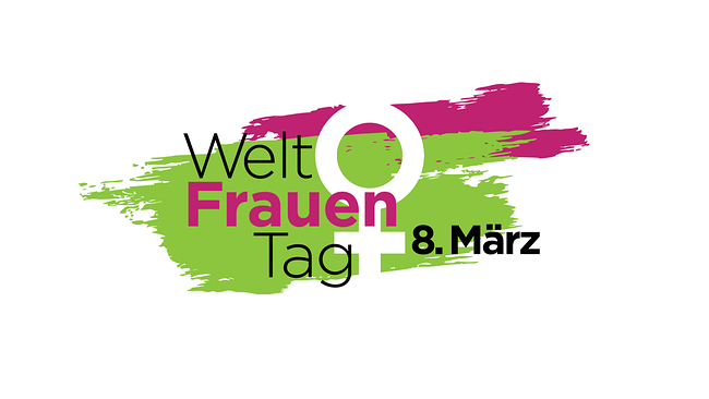 Eine grafische Illustration mit dem Schriftzug „Weltfrauentag – 8. März“ vor einem pink-grünen Farbpinselstrich und einem weiblichen Symbol.