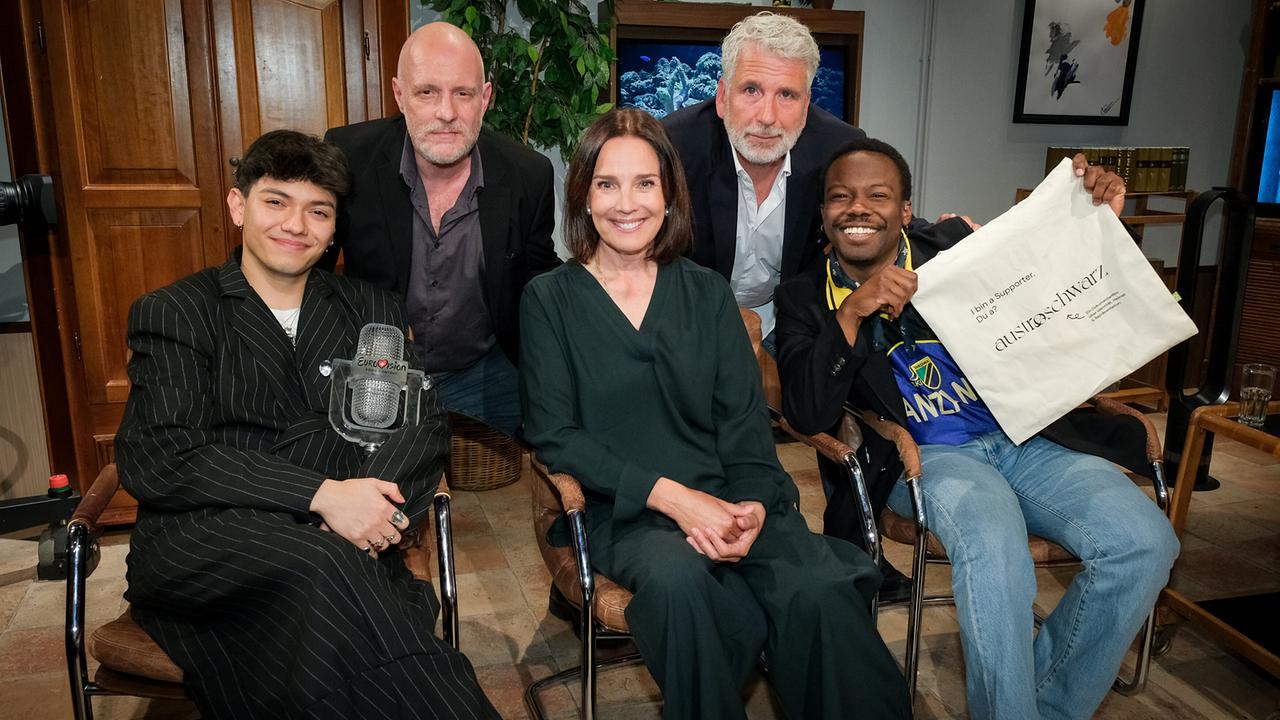 © ORF/Hans Leitner Willkommen Österreich mit Stermann & Grissemann: JJ, Christoph Grissemann, Désirée Nosbusch, Dirk Stermann, Mwita Mataro