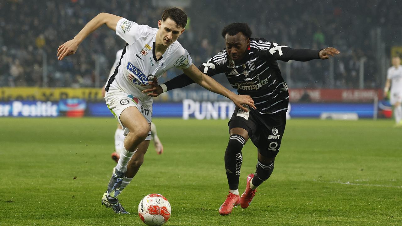 Leon Grgic (Sturm Graz /links) und George Bello (LASK) während der Admiral Bundesliga- Begegnung / 22. Runde zwischen SK Puntigamer Sturm Graz und LASK am Sonntag, 16. März 2025, in der Merkur Arena in Graz